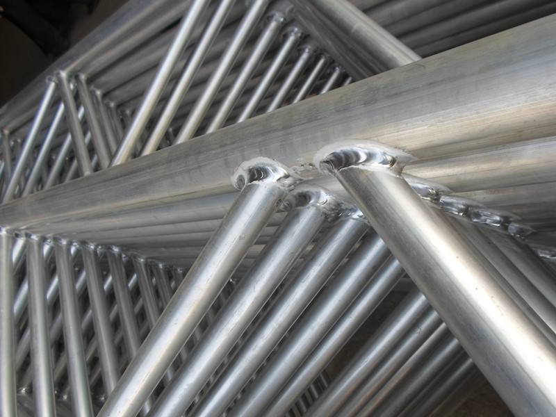 Aluminum ladder truss