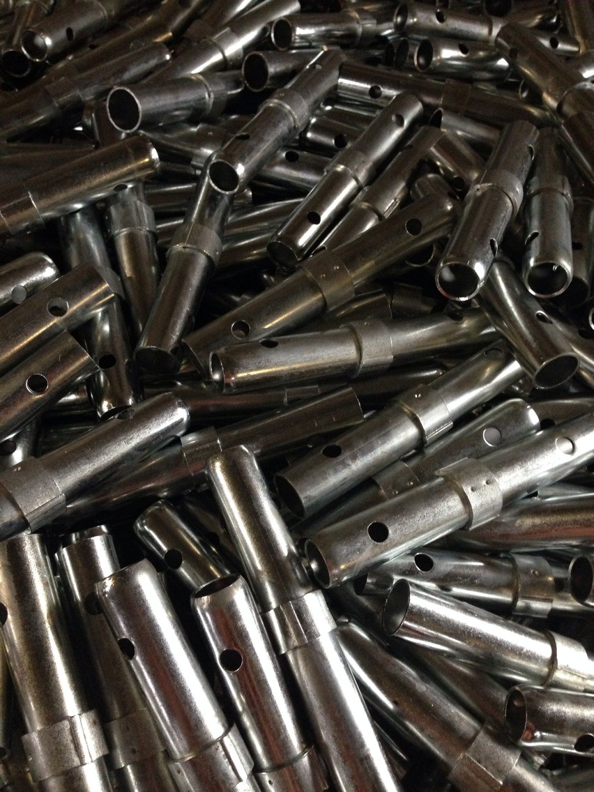 Frame scaffolding coupling pin
