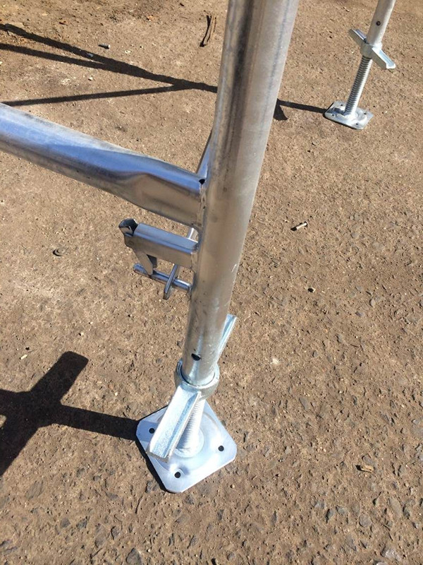 Scaffolding Screw Jack with Electro Galvanized Surface