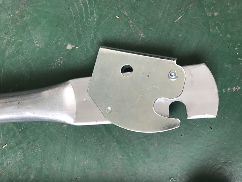 snap on lock for cross brace